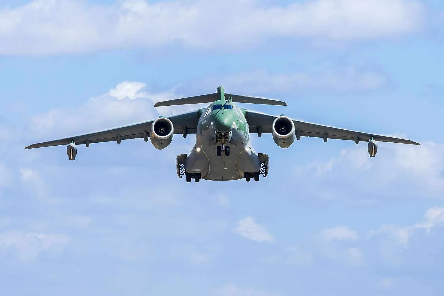 Embraer quer produzir 12 jatos KC-390 por ano até 2030