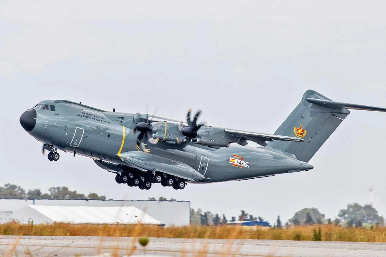 Primeiro Airbus A400M do Cazaquistão faz voo inaugural de 5 horas