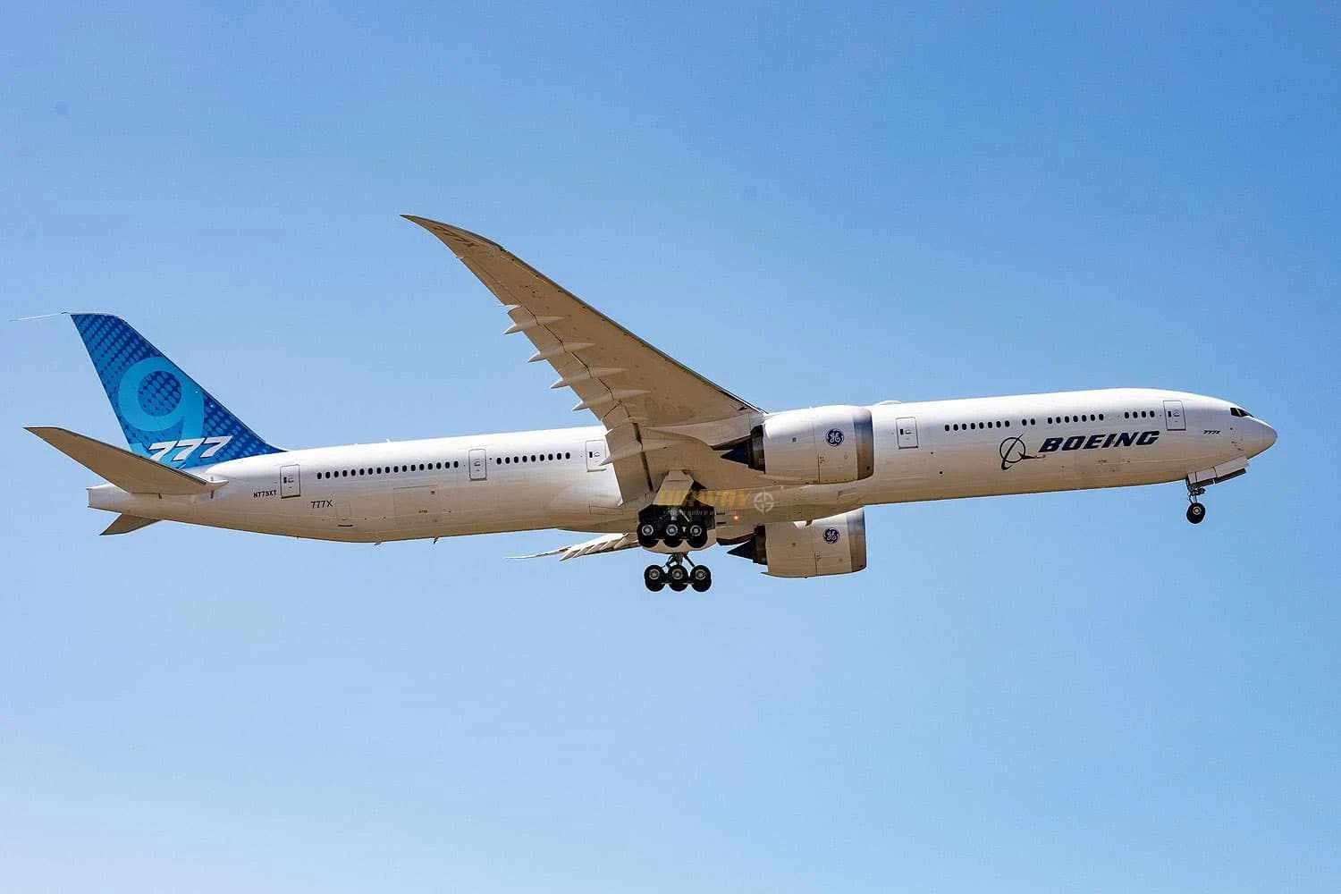 Boeing enfrenta novos atrasos na certificação do programa 777X, diz CEO