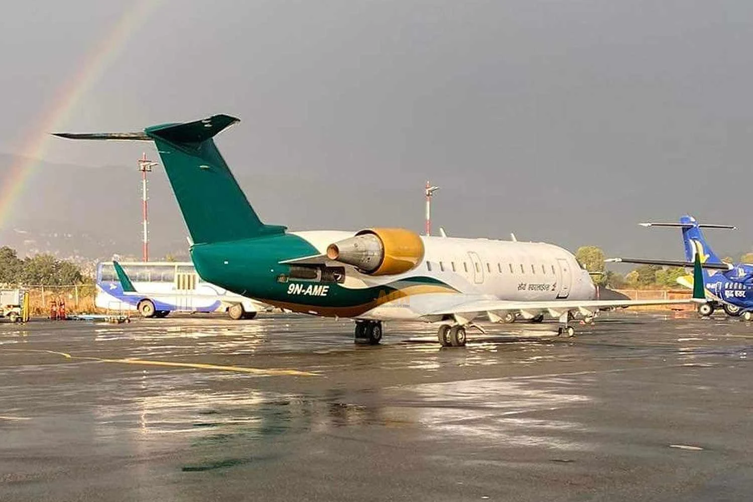 Jato CRJ200 cai após a decolagem no Nepal