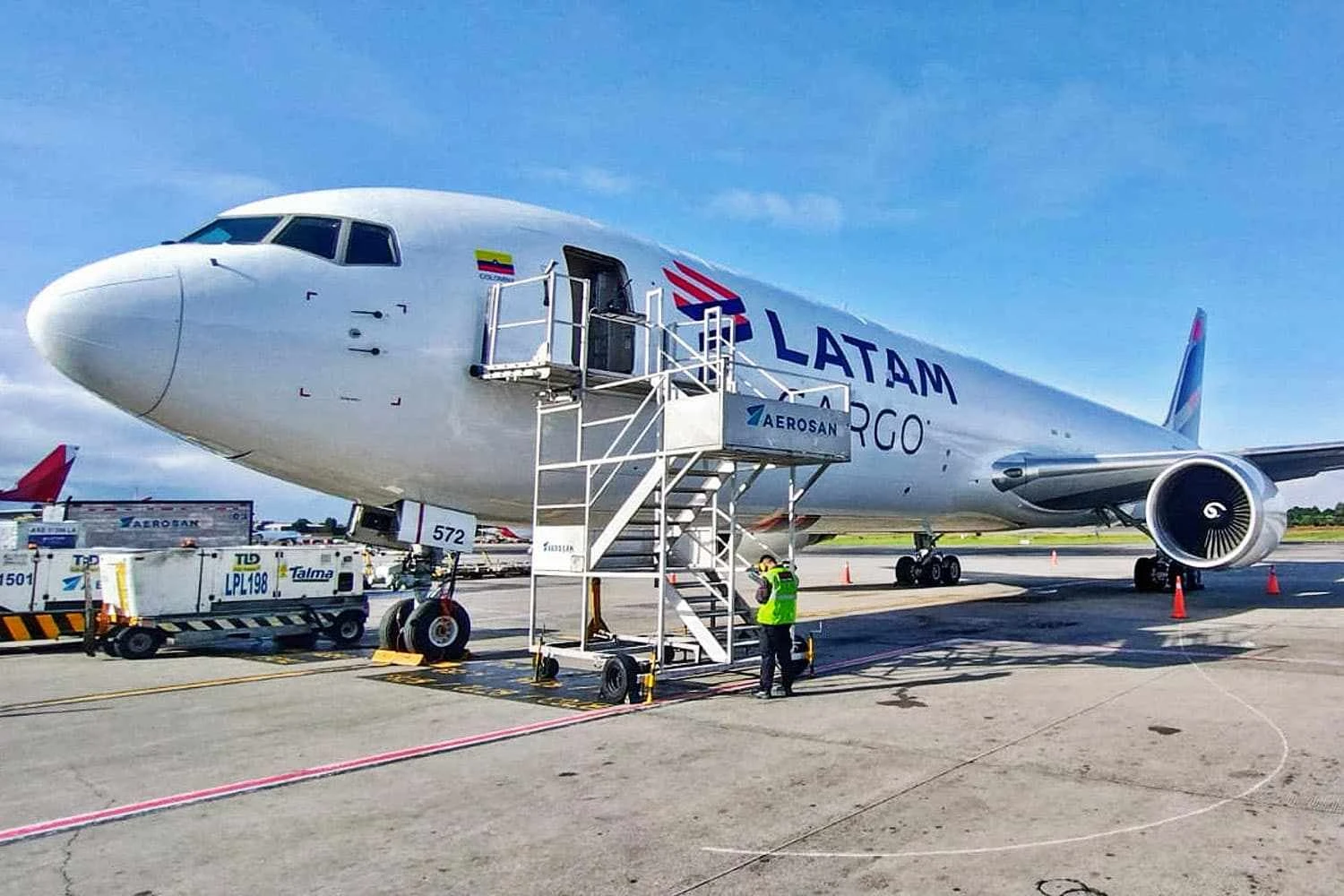 LATAM recebe mais um cargueiro Boeing 767BCF