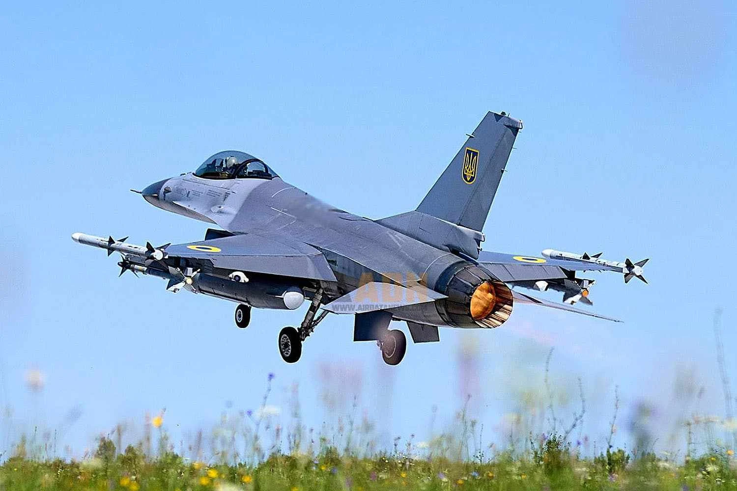 Caças F-16 da Ucrânia serão mantidos por emprega belga paga pela Força Aérea dos EUA