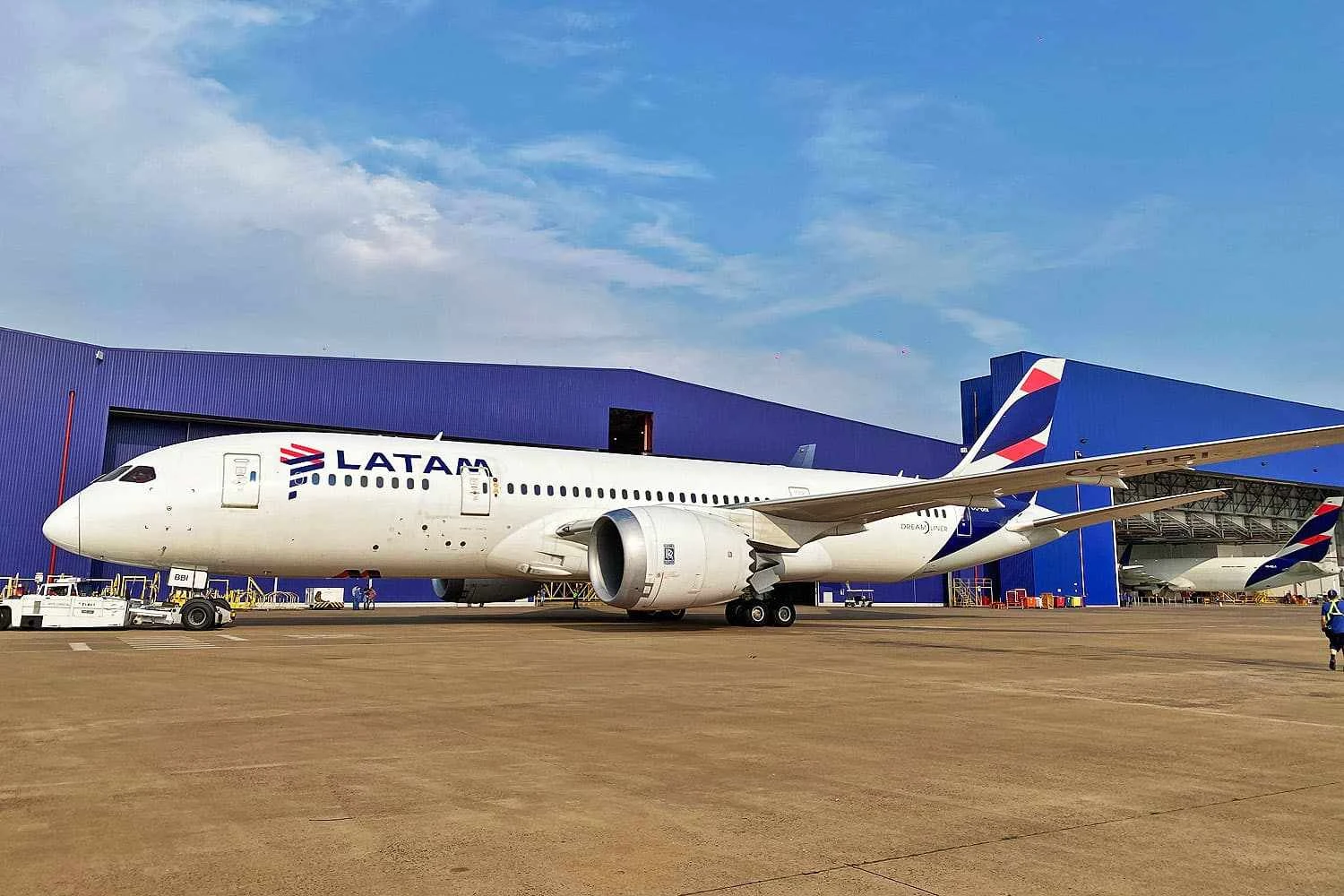 Boeing 787 da LATAM pousa no MRO de São Carlos pela primeira vez
