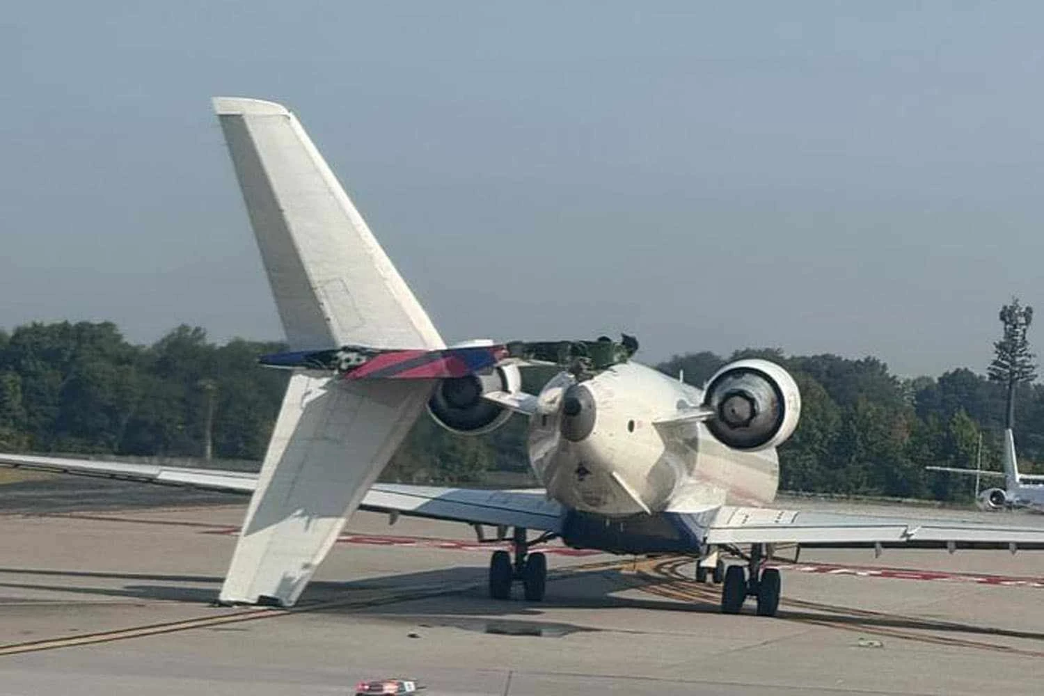 Airbus A350 da Delta 'decepa' cauda de jato CRJ900 nos EUA