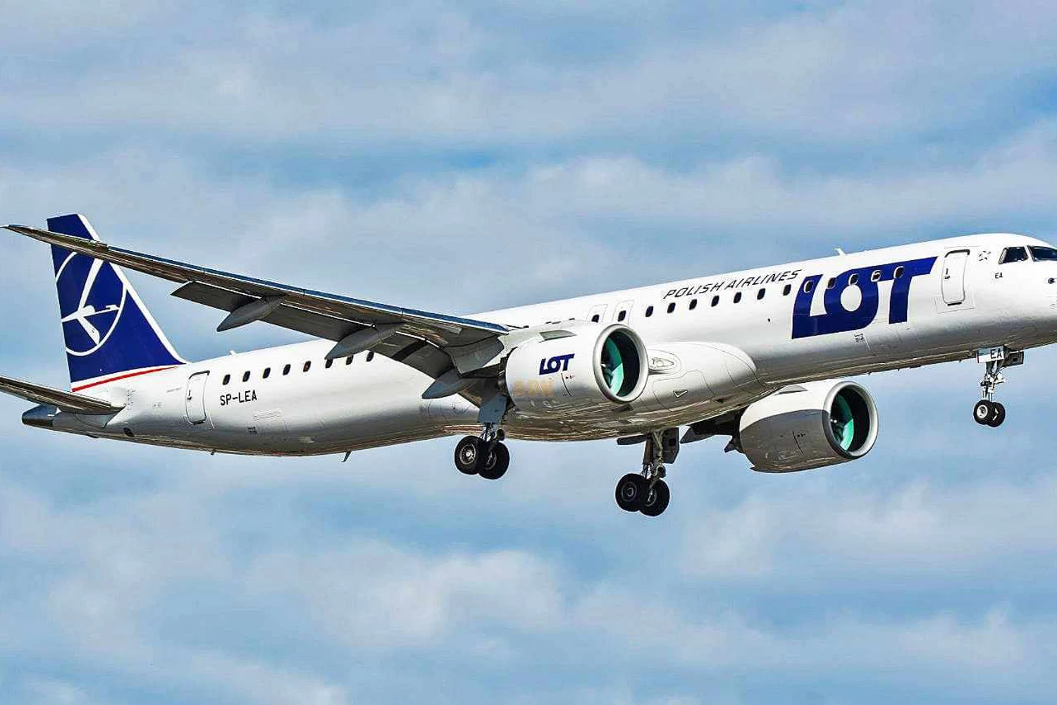 Embraer E195-E2 ou Airbus A220: LOT decidirá encomenda de 84 jatos em breve