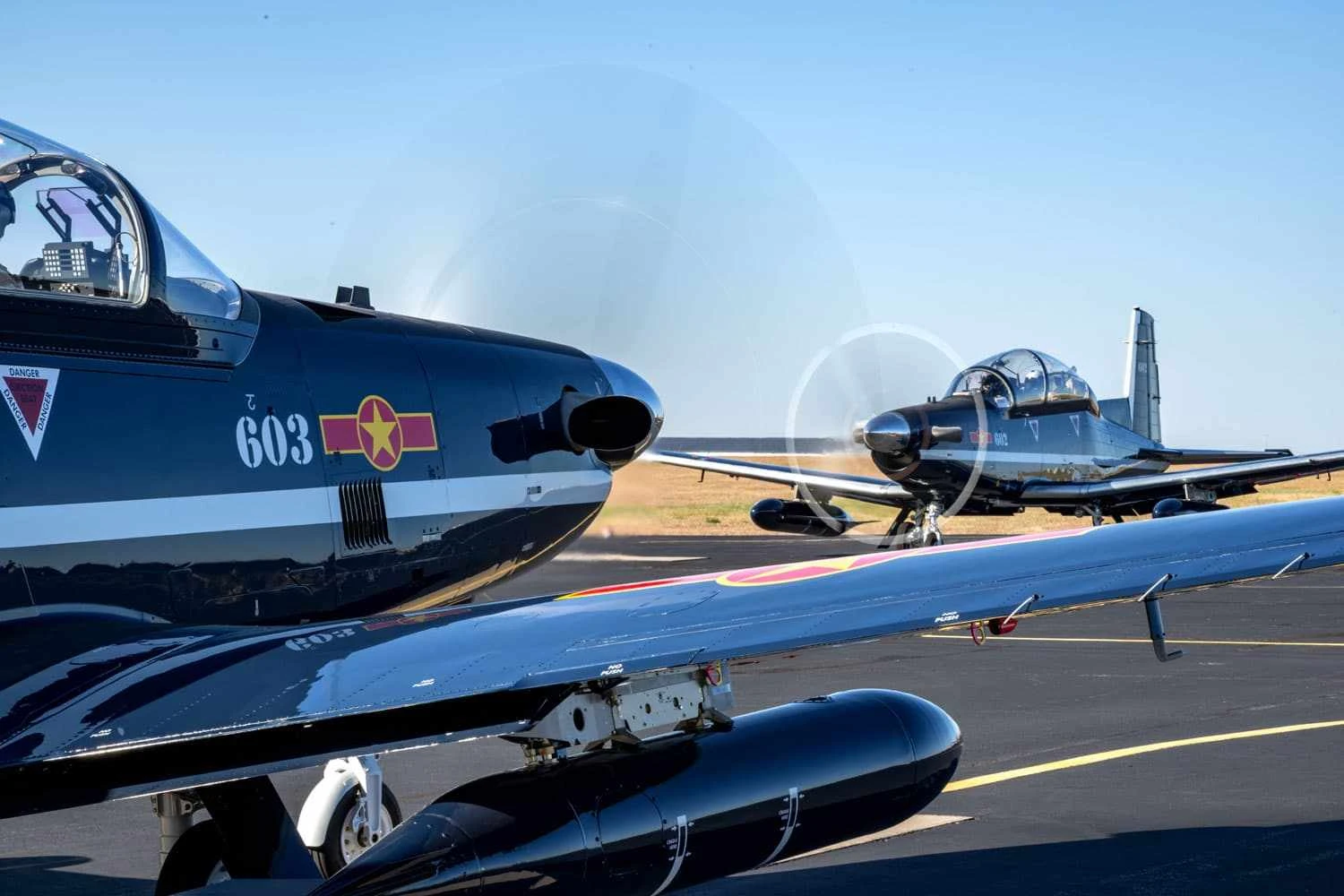 Antigo inimigo dos EUA, Vietnã recebe primeiros aviões rivais do Super Tucano
