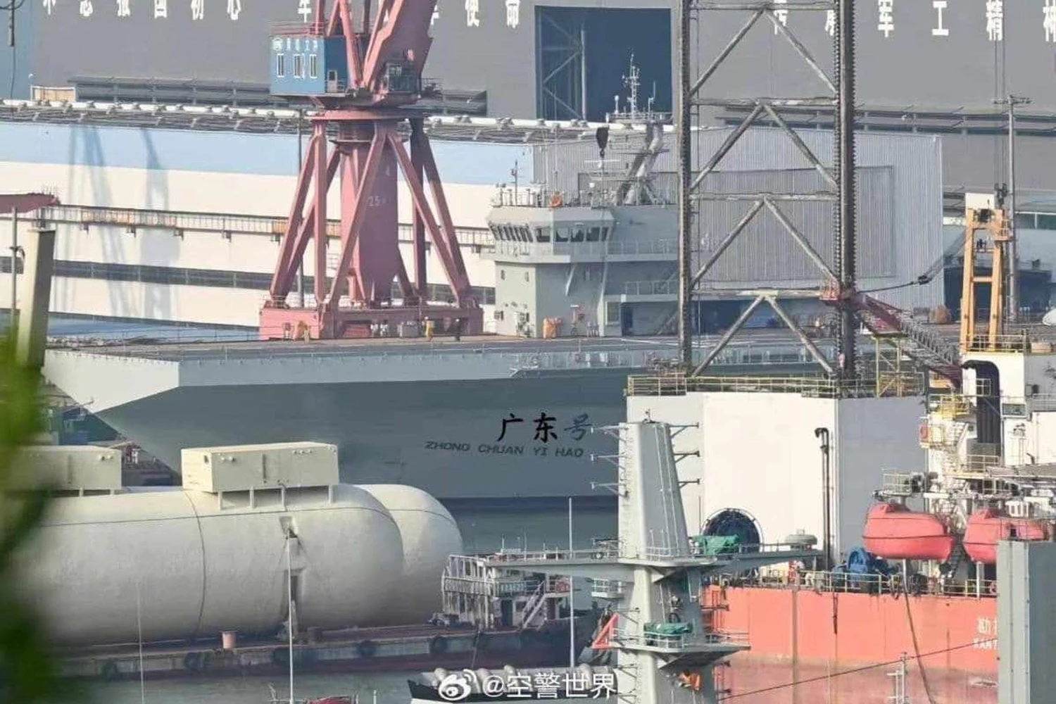 porta-drones-experimental-china-2