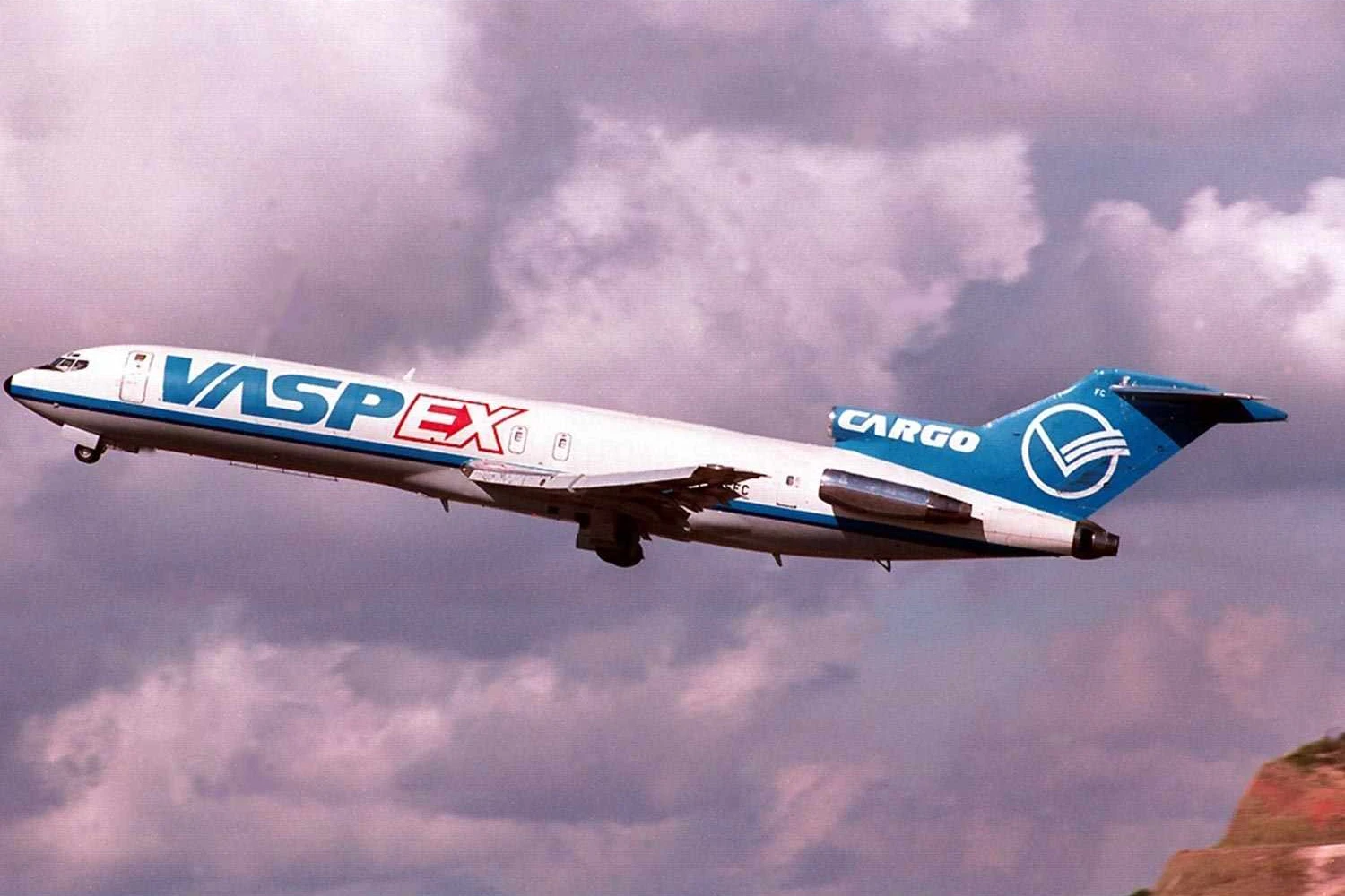727 VASPEX decolando de Recife