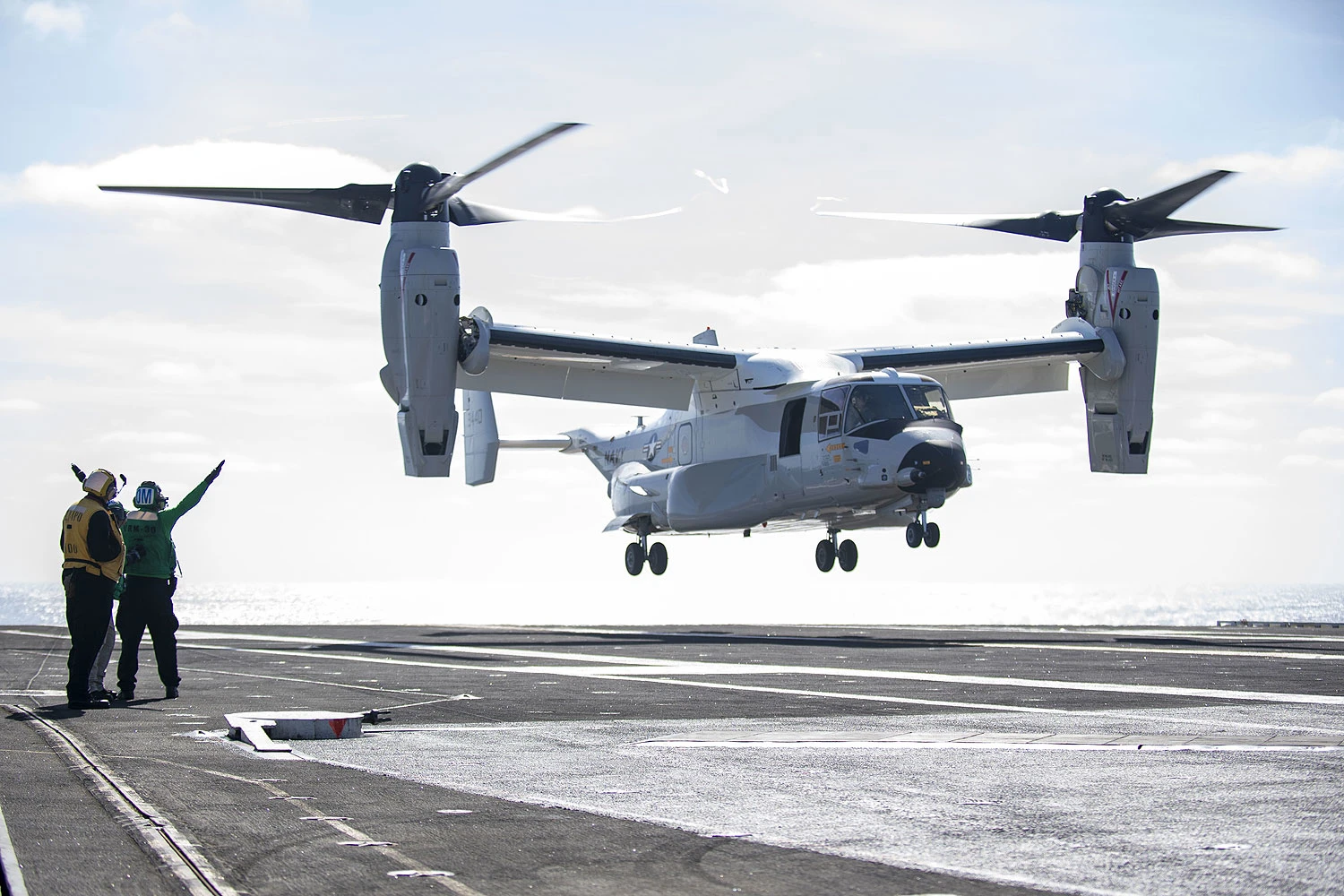 Força Aérea e Marinha dos EUA retomam parcialmente voos com o V-22 Osprey