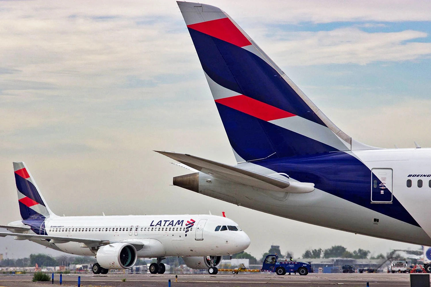 LATAM diz avaliar jatos Embraer mas decisão não foi tomada ainda