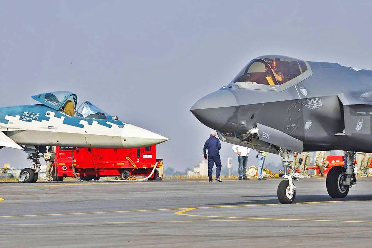 Trump coloca o caça F-35 no páreo contra o Su-57 por encomenda da Índia