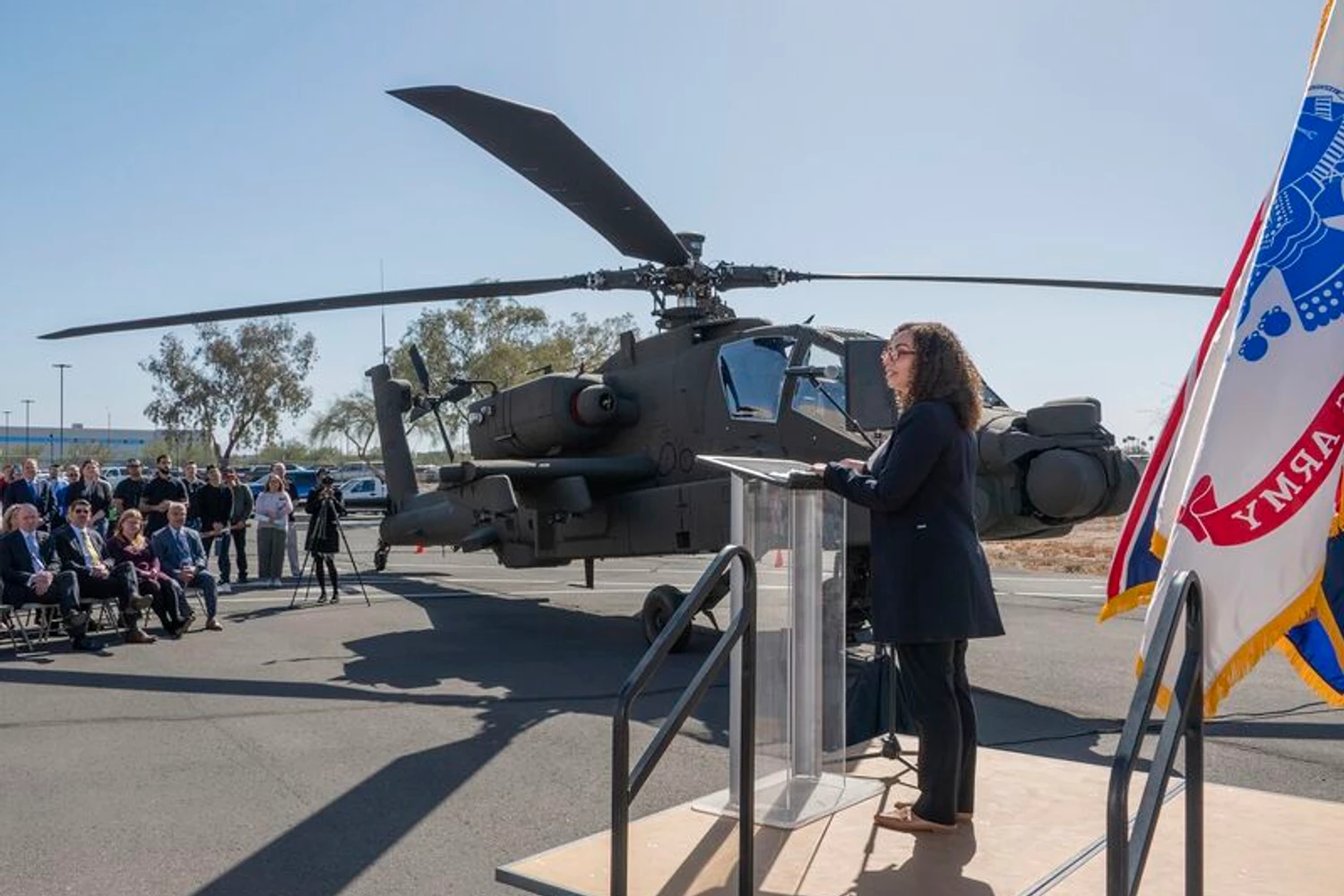 Boeing entrega o último Apache para o Reino Unido