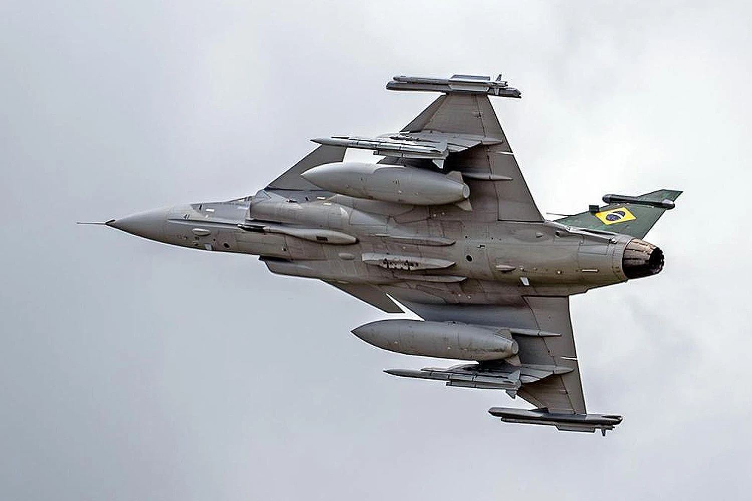 Ministro da Defesa sueco e comandante da FAB discutem programas Gripen e KC-390