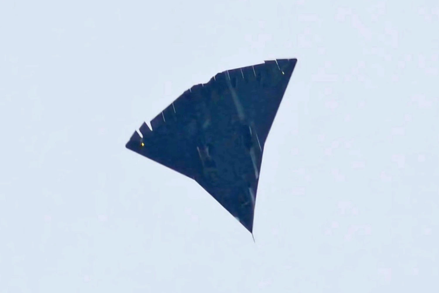 O avião chinês possui três motores (Reprodução)