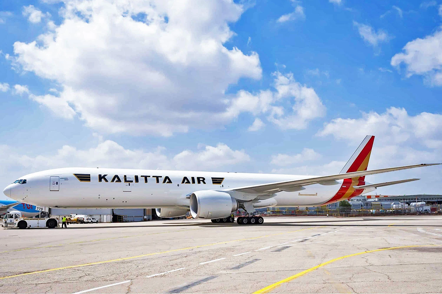 O Boeing 777-300ERSF da Kalitta Air (IAI)