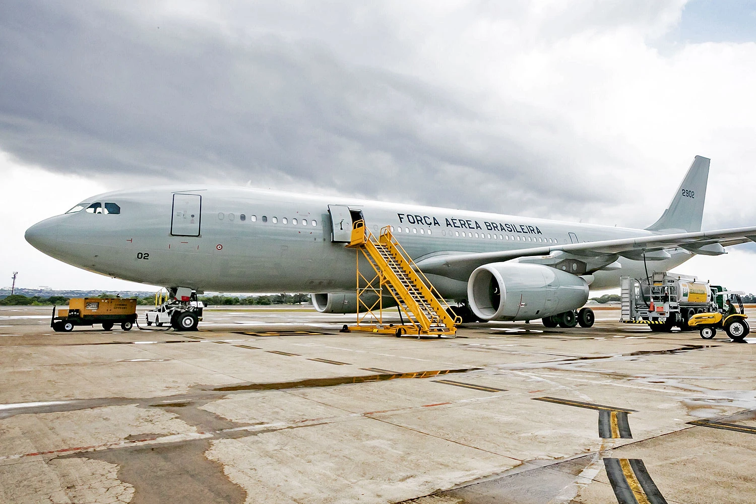 Ex-comandante da FAB que aprovou compra dos jatos KC-30 virou consultor da Airbus