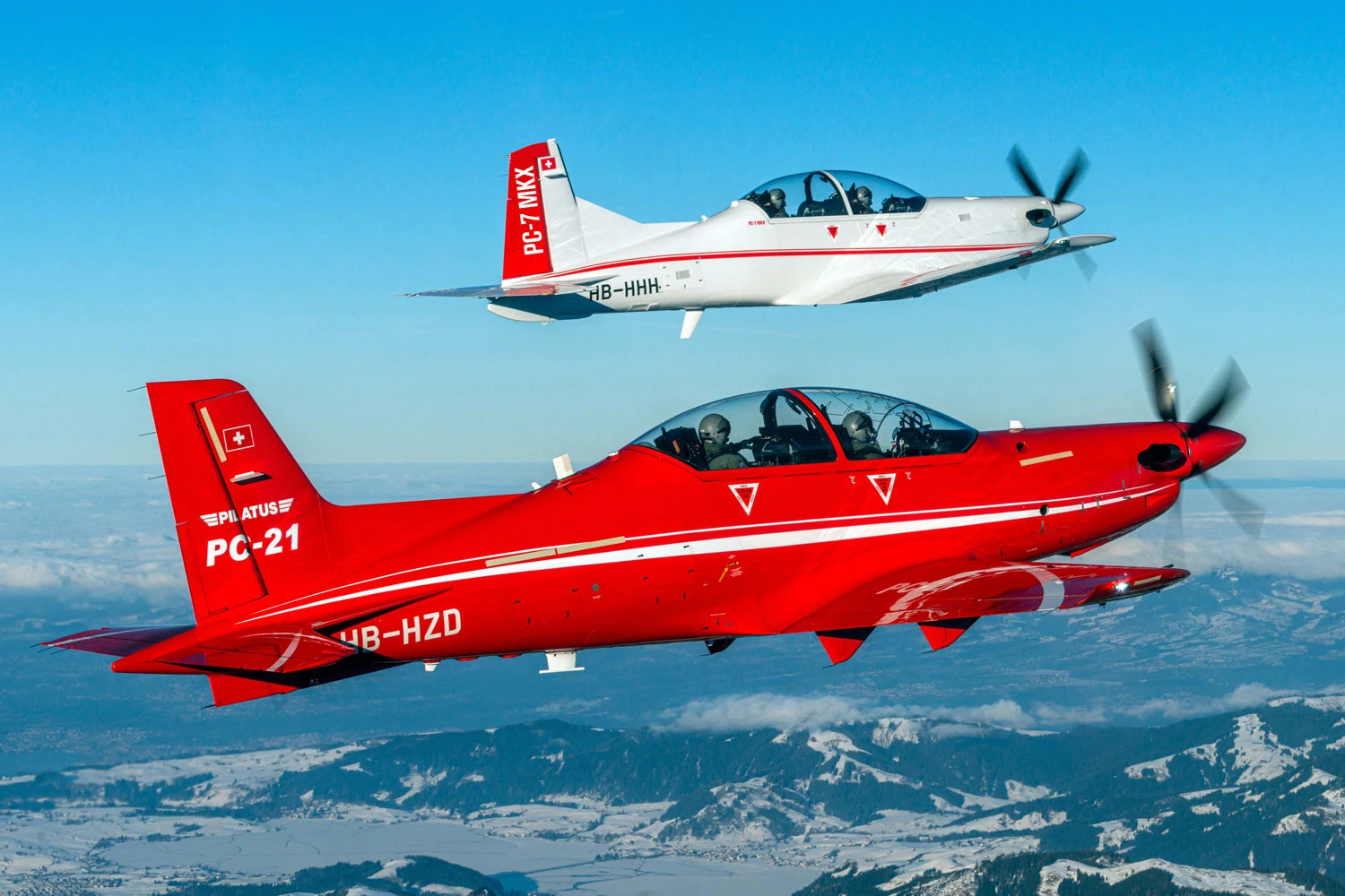Treinadores PC-21 e PC-7 MKX (Pilatus)