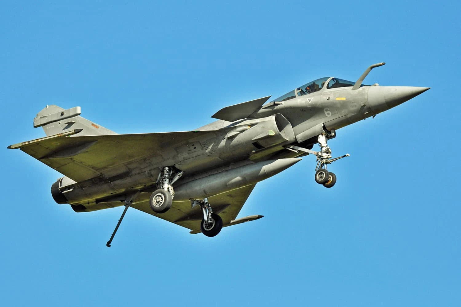 Índia vai fechar compra de 26 caças Rafale para a Marinha até o final do mês