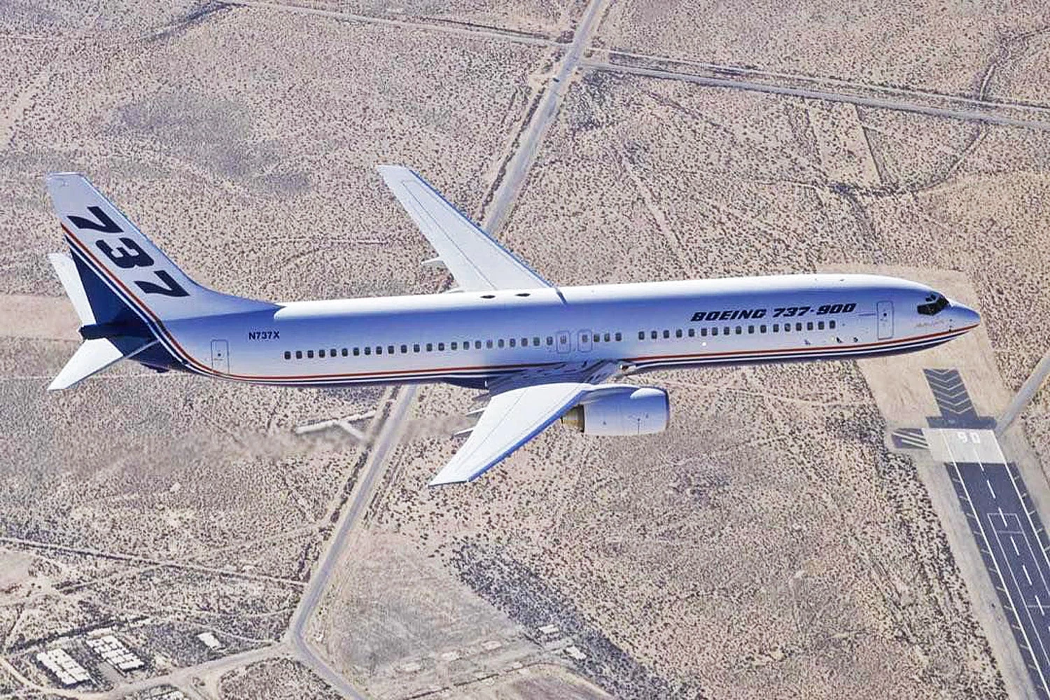 Primeiro Boeing 737-900 do mundo vai para o deserto