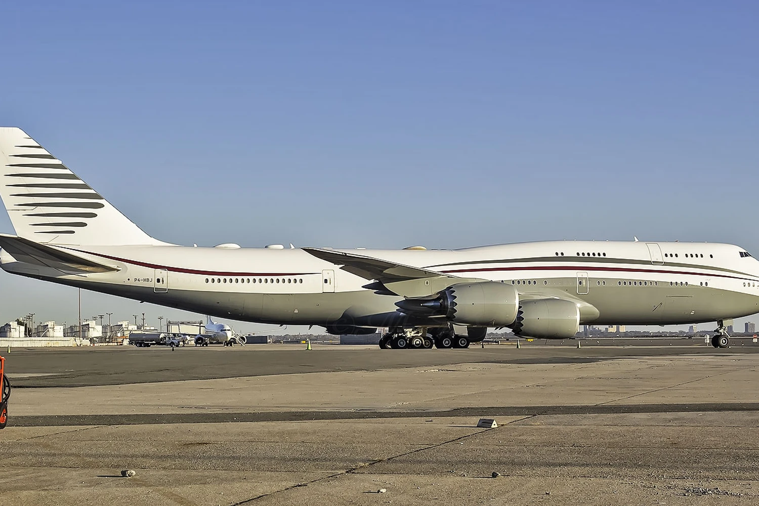 EUA aceitam Boeing 747-8 doado pelo Catar para ser avião presidencial de Trump