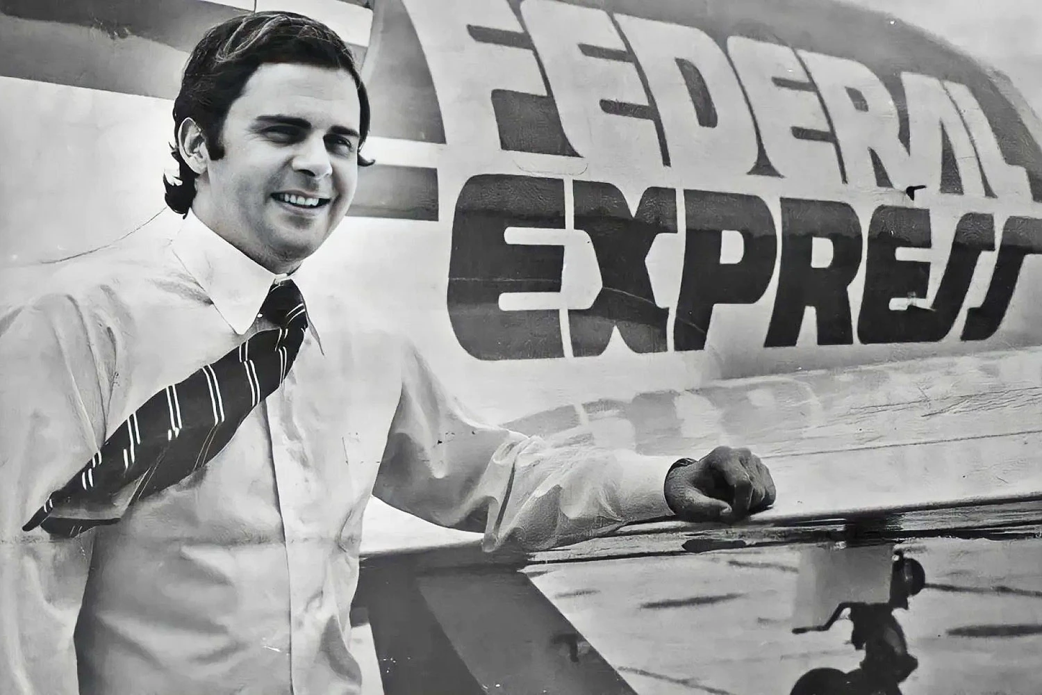 Empresa começou com uma frota de 14 jatos executivos Falcon adaptados para carga (FedEx)