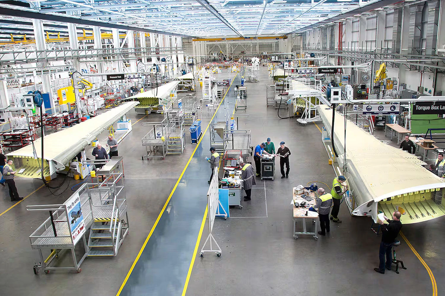 Boeing e Airbus deverão operar juntas fábrica da Spirit na Irlanda do Norte