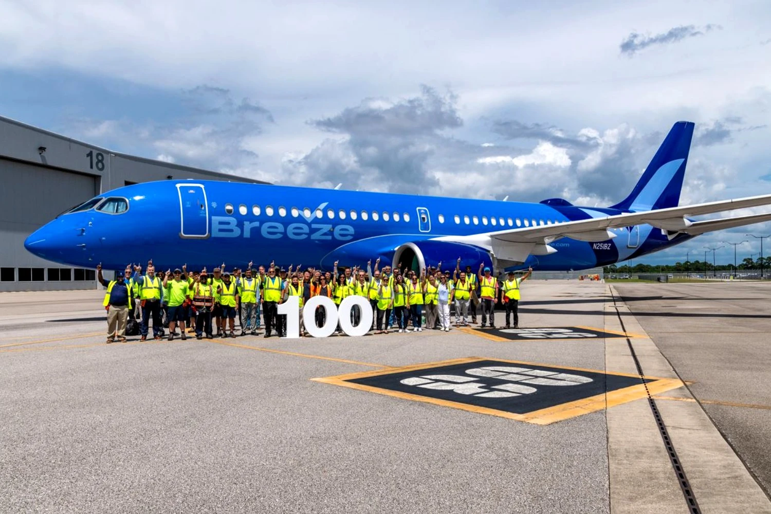 Airbus entrega 100º A220 montado nos EUA para a Breeze Airways