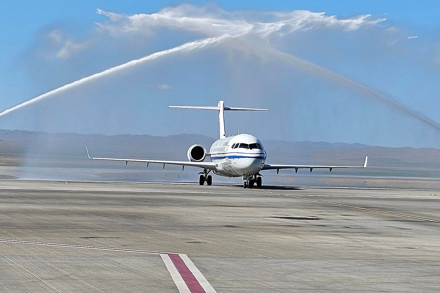 Air China conclui primeiro voo internacional com jato COMAC C909