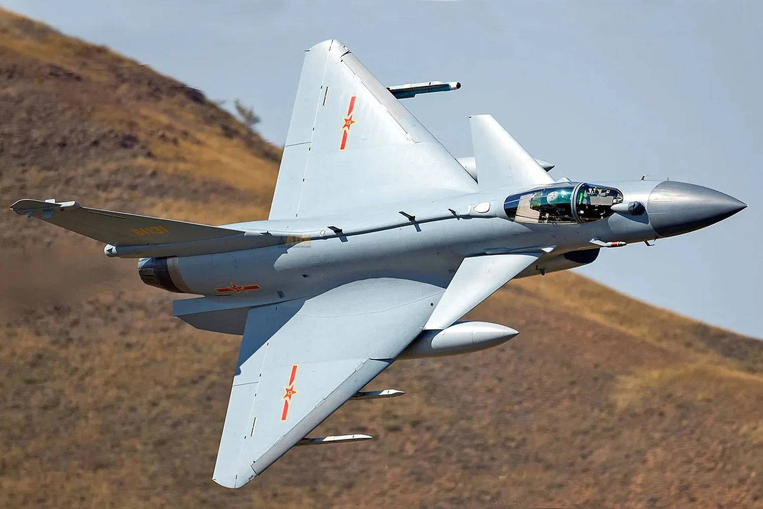 Irã deixando de lado o russo Su-35 pelo caça chinês J-10CE?