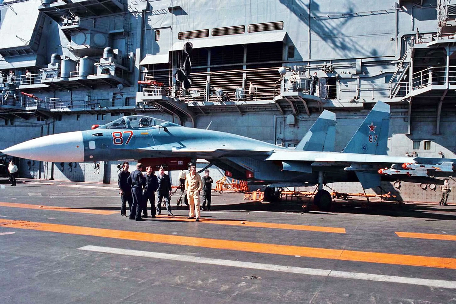 Um caça Su-33 a bordo do Admiral Kuznetsov (Expert infantry)