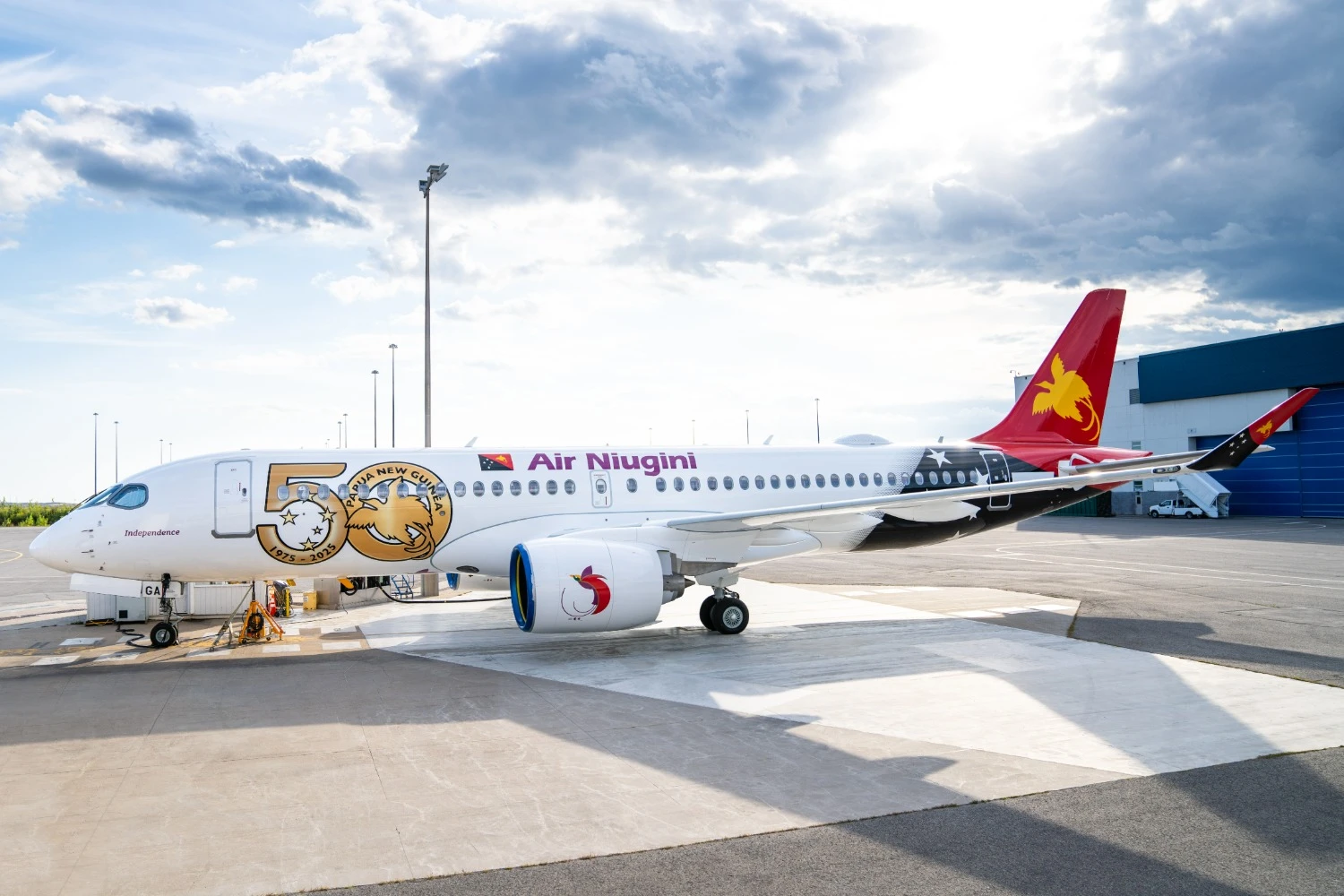 Dona de Fokker 100 ex-TAM, Air Niugini recebe primeiro jato Airbus A220-300