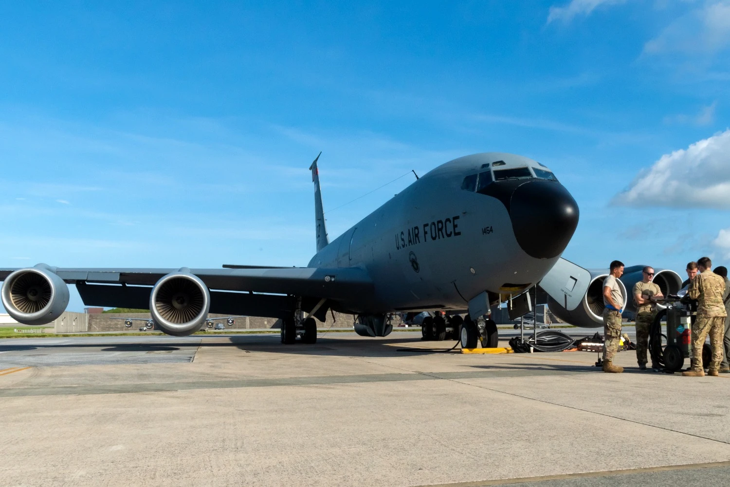 Deputados dos EUA barram aposentadoria de mais KC-135 e até põe na reserva os aviões KC-10 aposentados