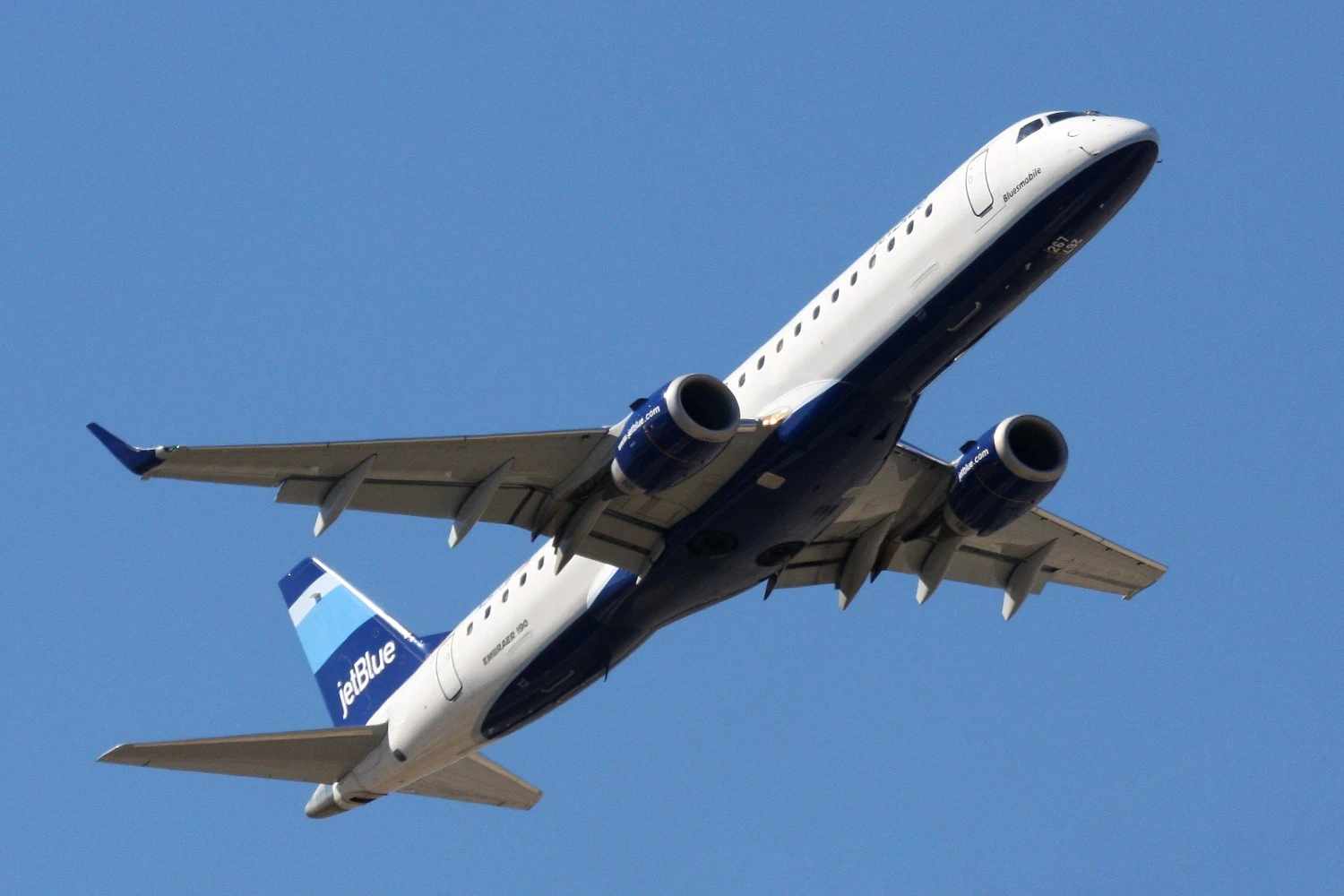 JetBlue Embraer E190 (Christopher Ebdon)