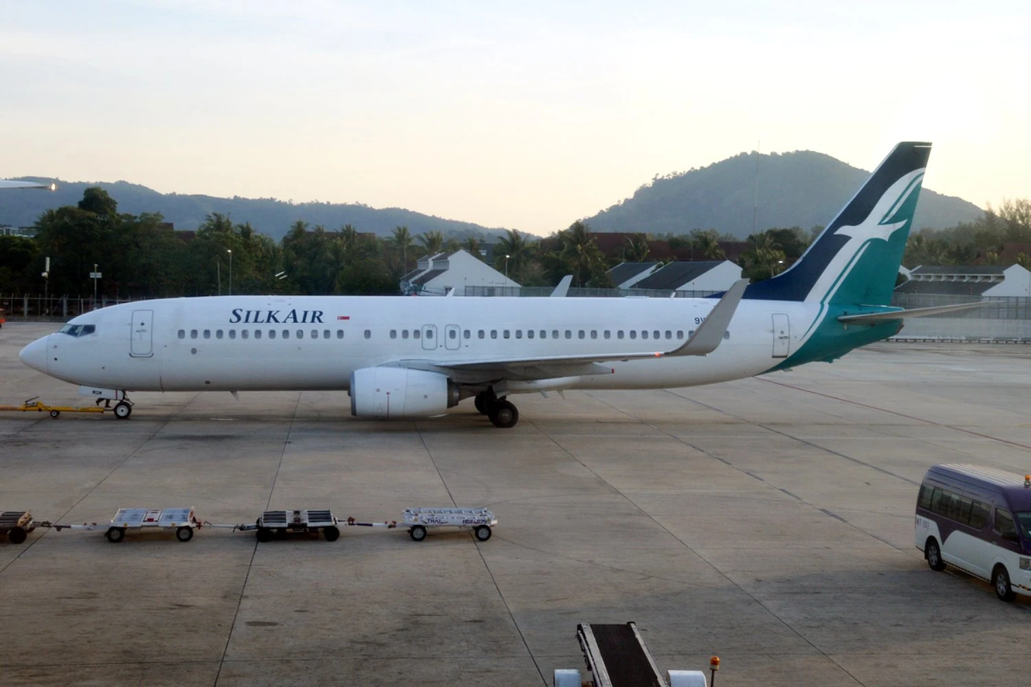 O 737-800 9V-MNG quando voava para a SilkAir (Anna Zvereva)