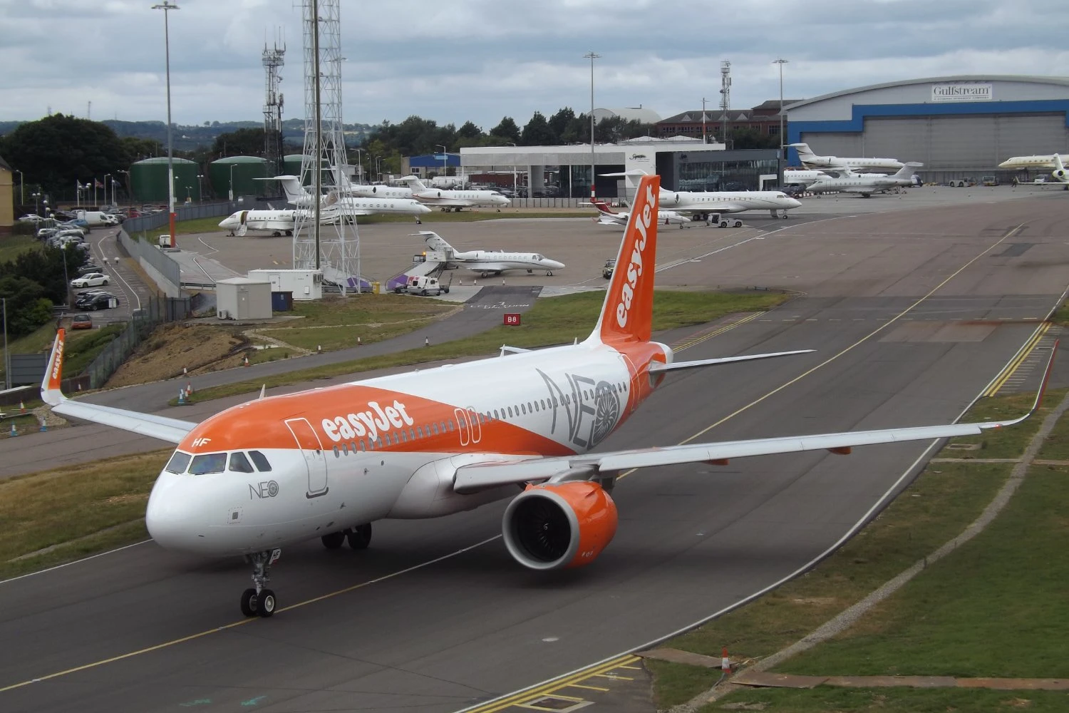 O Aeroporto de Luton, onde fica a sede da EasyJet, é uma das suas principais bases (James)