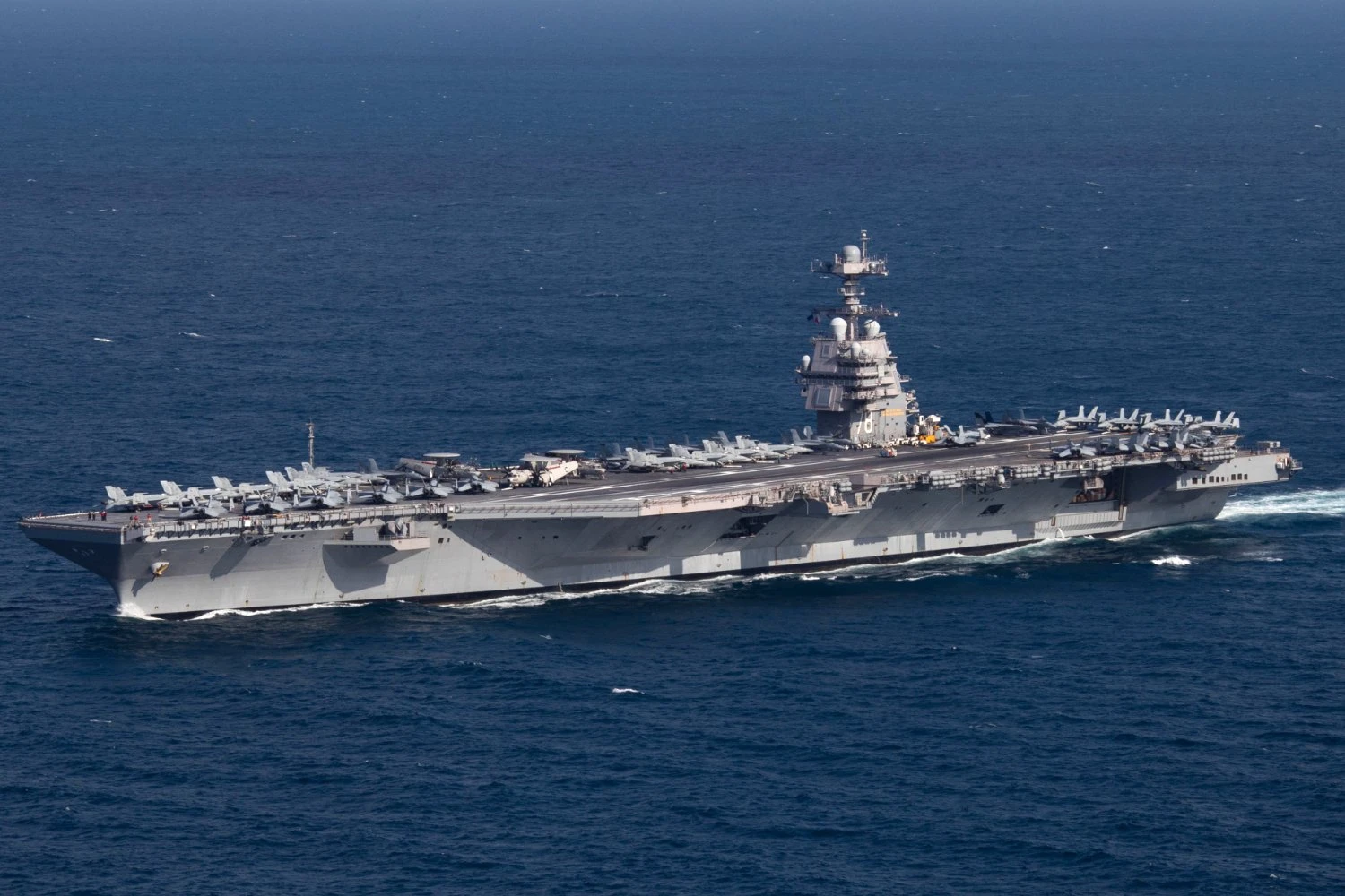 Porta-aviões nuclear USS Gerald R Ford está a caminho do Caribe em meio à tensão com Venezuela