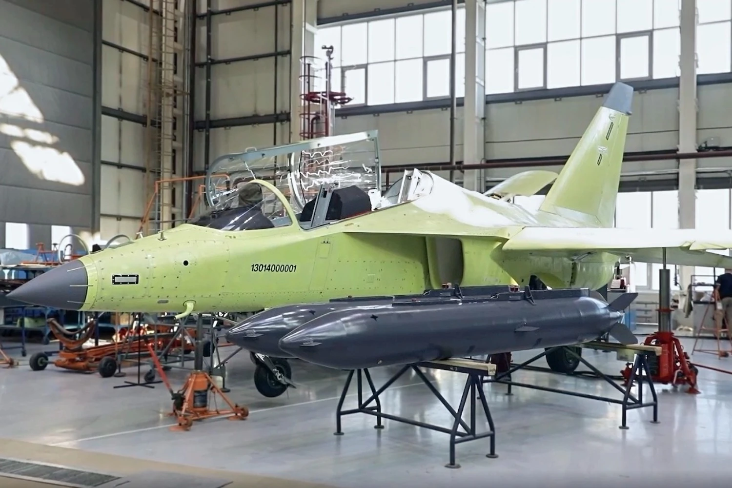UAC conclui primeiro protótipo do jato de treinamento Yak-130M modernizado
