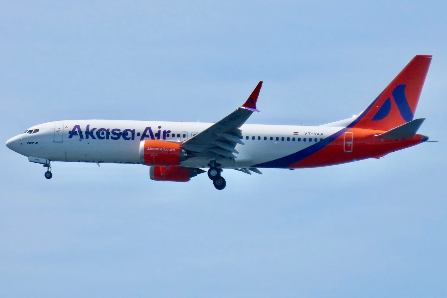 Erupção de vulcão leva Air India e Akasa Air a cancelar voos