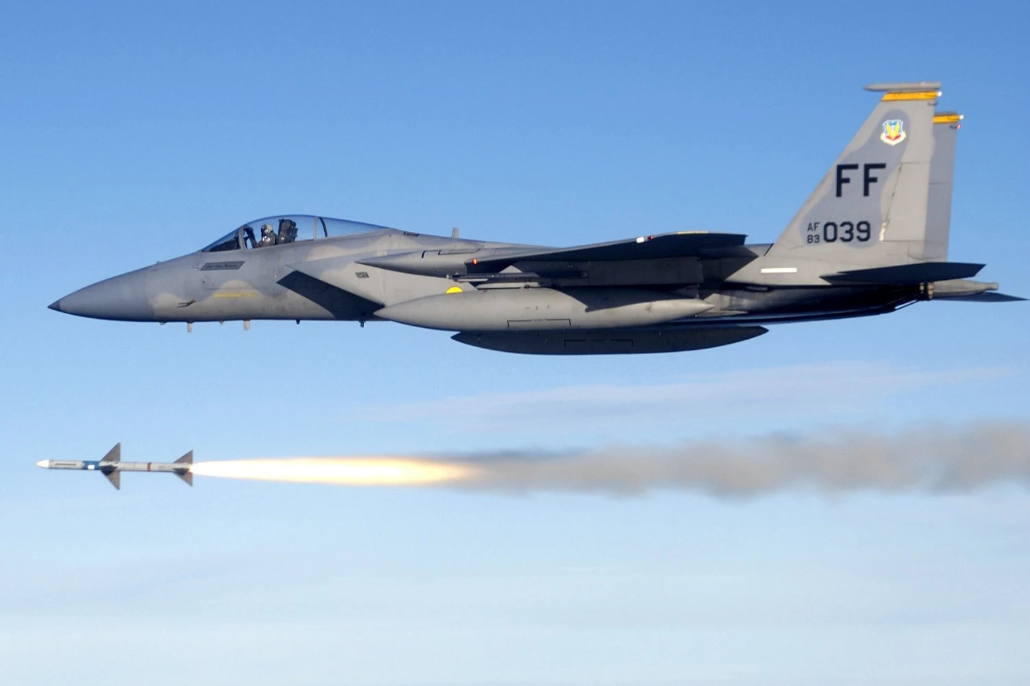 Força Aérea dos EUA planeja manter em serviço parte de seus caças F-15C/D até 2030