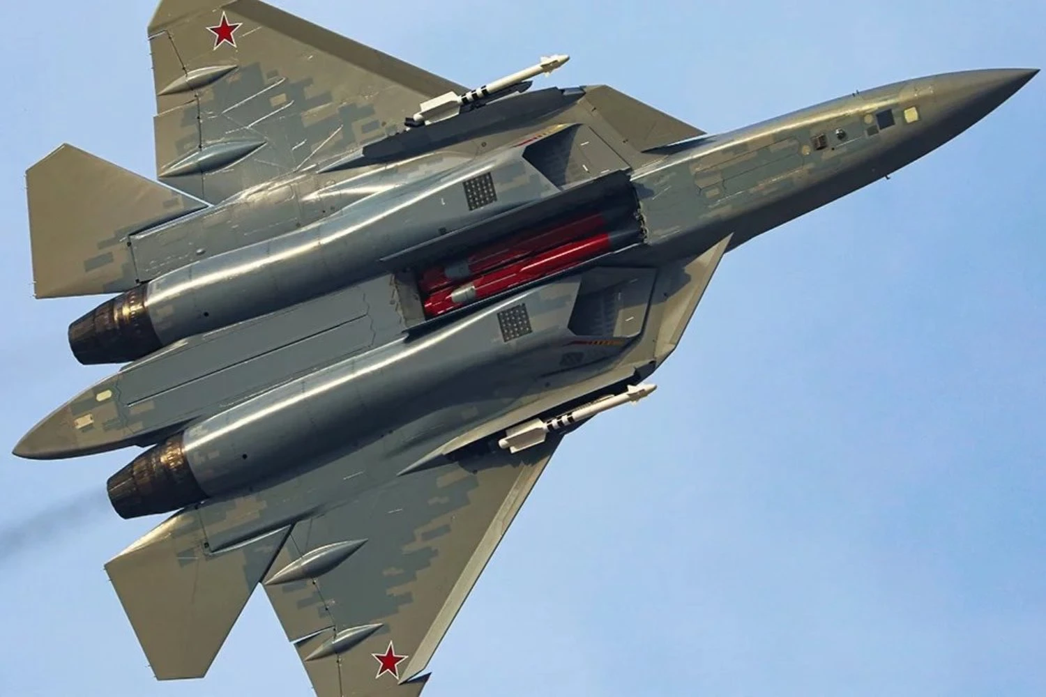 Rússia cita pedidos pelo caça Su-57, mas clientes ainda seguem incertos