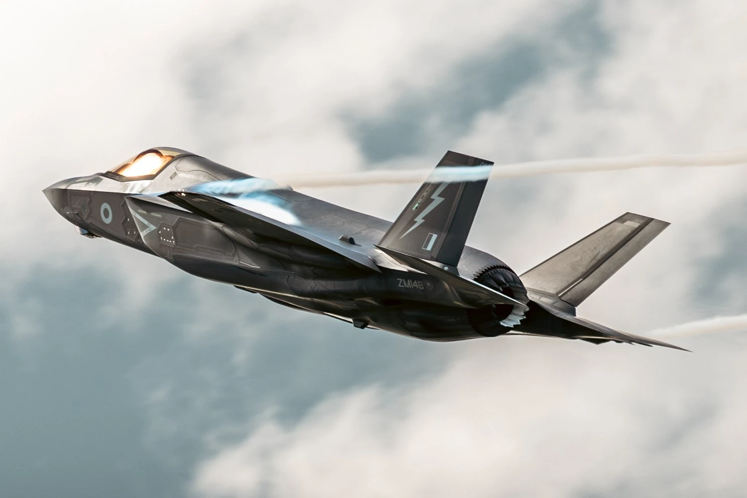 Caças F-35B da RAF derrubam drones iranianos sobre a Jordânia