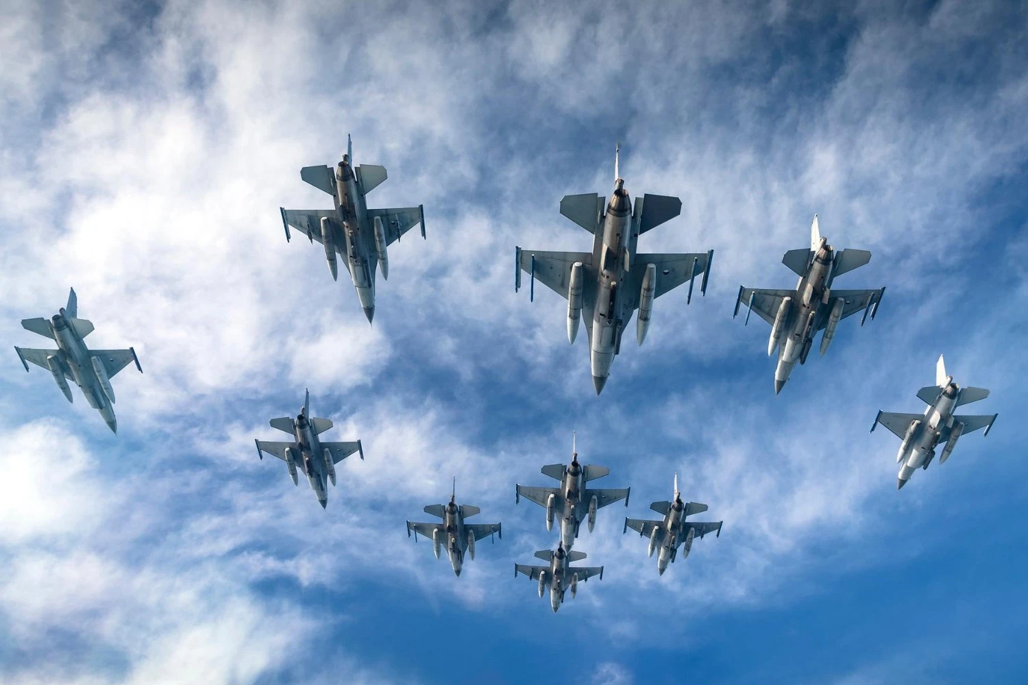 Holanda concluiu a entrega de 18 caças F-16 para a Romênia