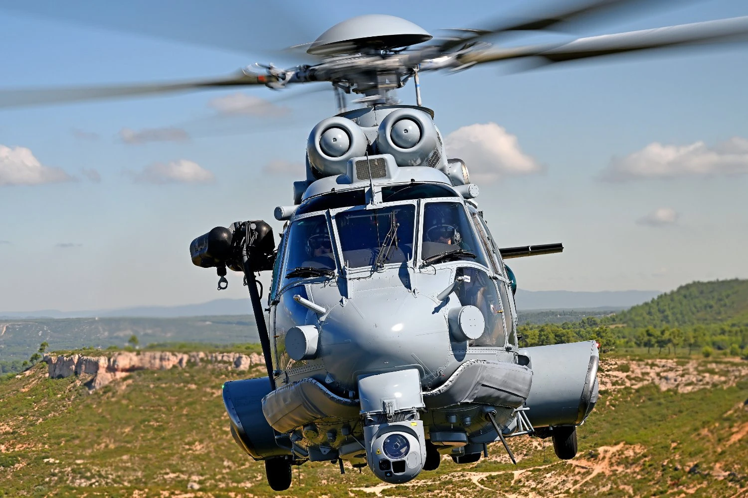 Marrocos encomenda 10 helicópteros Airbus H225M para renovar a frota de busca e salvamento em combate