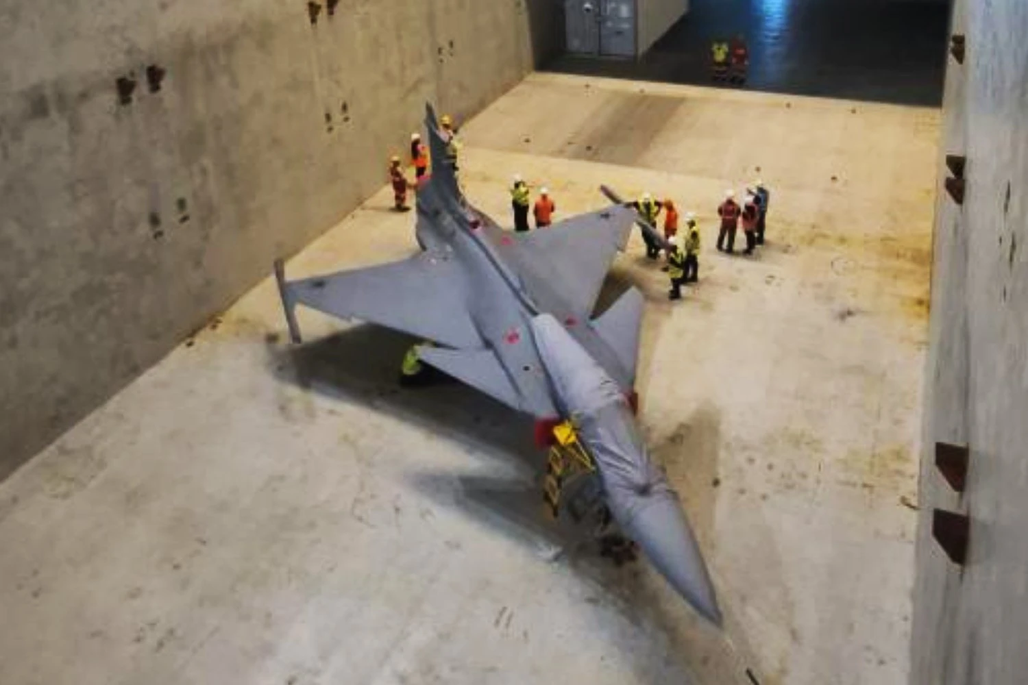 Caça F-39 Gripen FAB 4111 chega ao Brasil após travessia de mais de 10 mil km