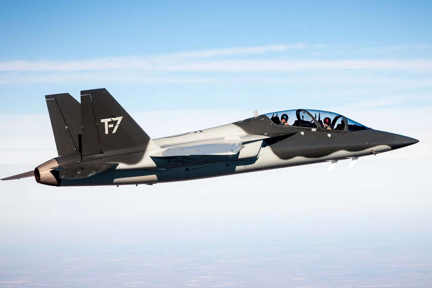 Saab, Boeing e BAE Systems assinam acordo para promover o T-7A Red Hawk para a RAF