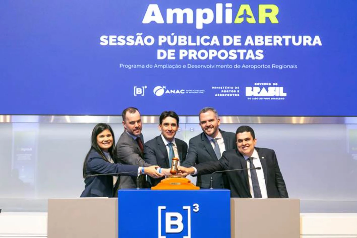 Leilão de aeroportos ocorreu na B3 (B3)