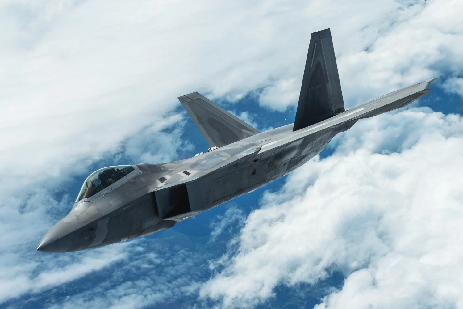 Caça F-22 Raptor ganha atualização para voar onde GPS está bloqueado