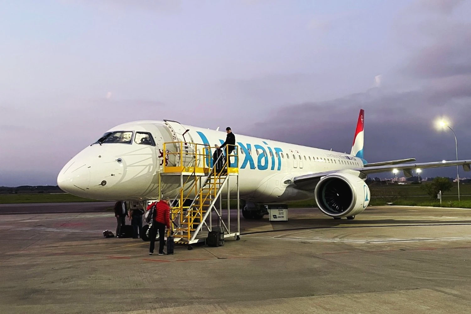 Novo jato Embraer E195-E2 da Luxair tem problema e dá meia volta em estreia