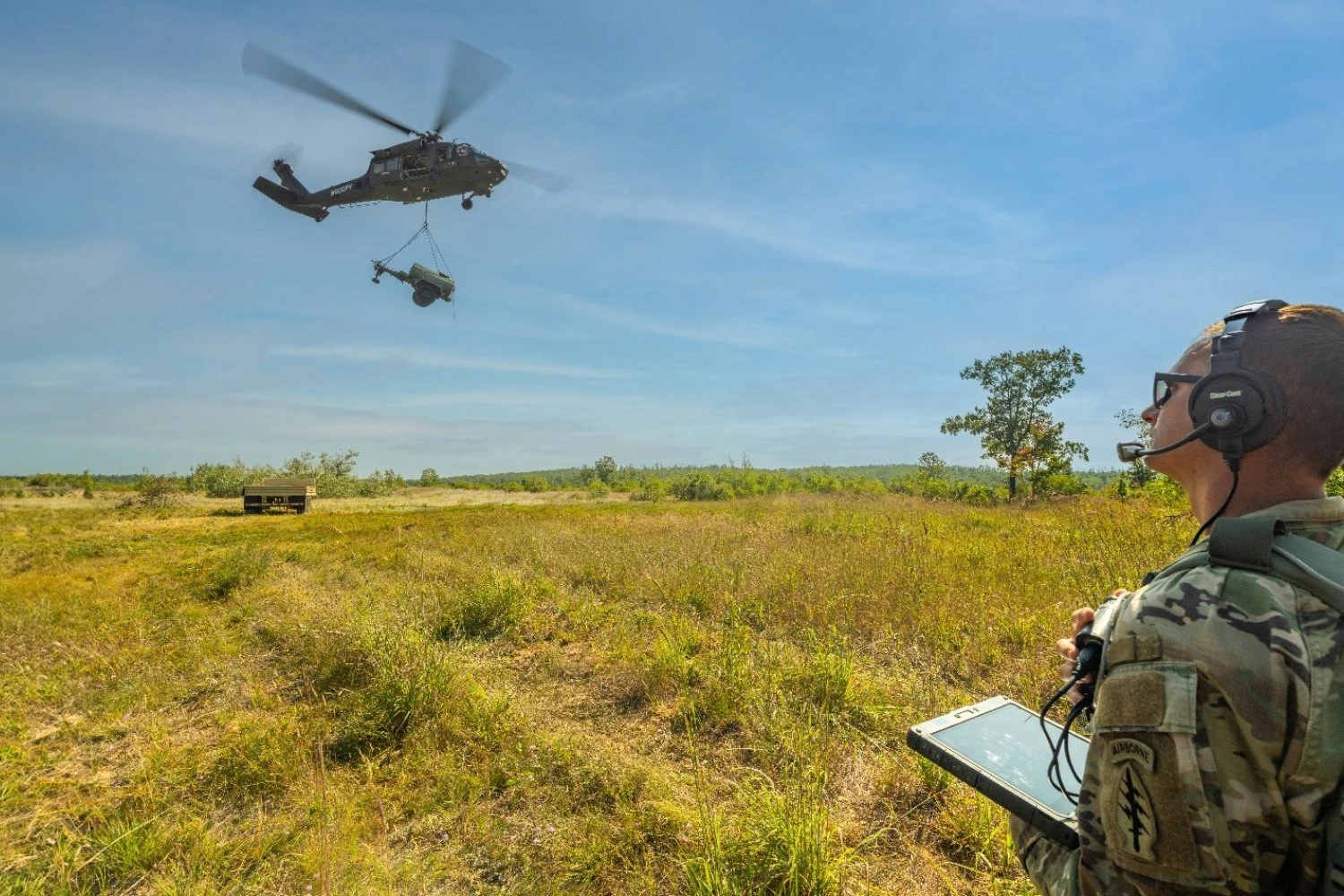 Exército dos EUA já realizou testes com o helicóptero Black Hawk operado remotamente