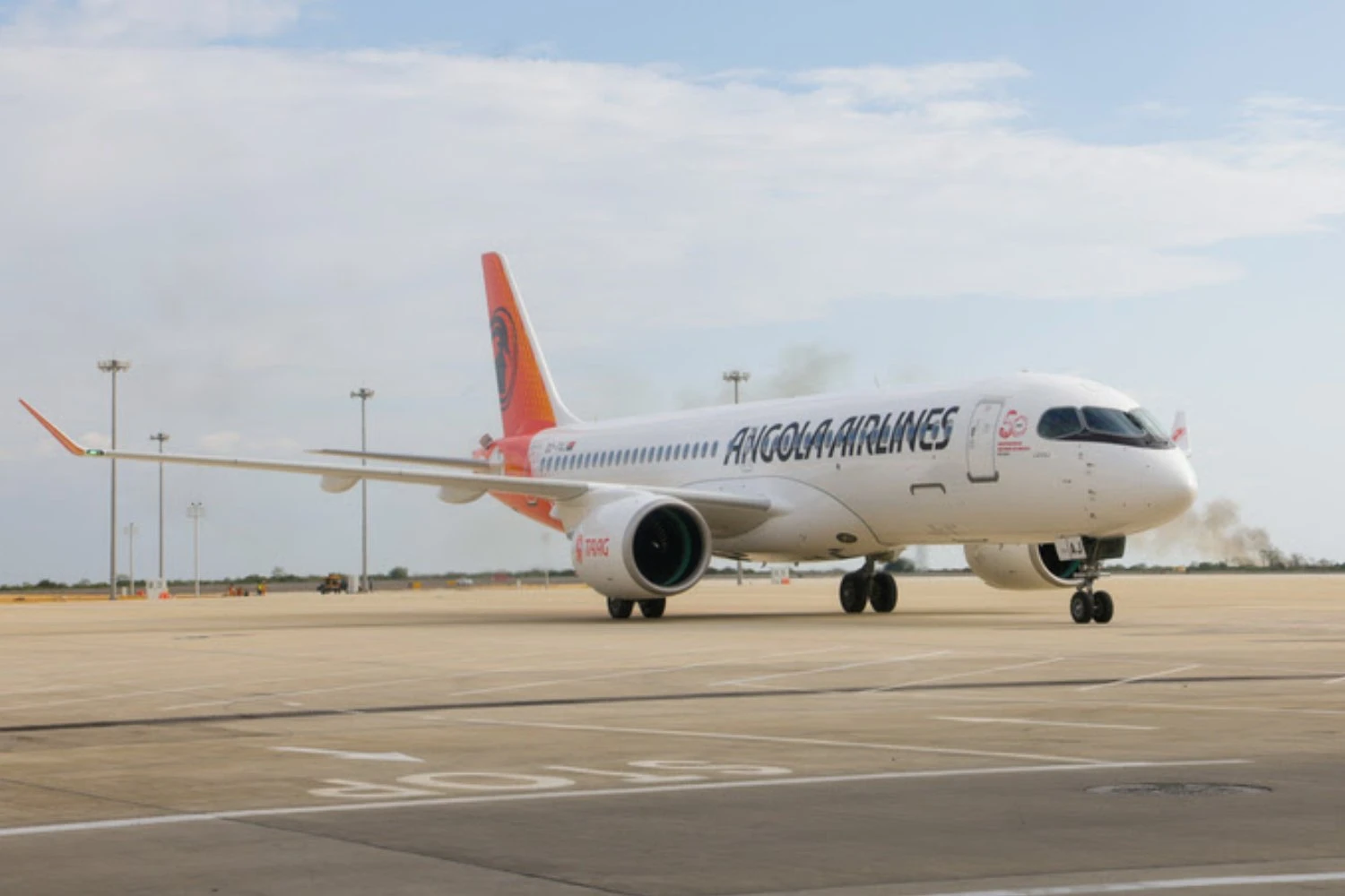 TAAG recebe quarto Airbus A220-300, batizado como 'Luvili'